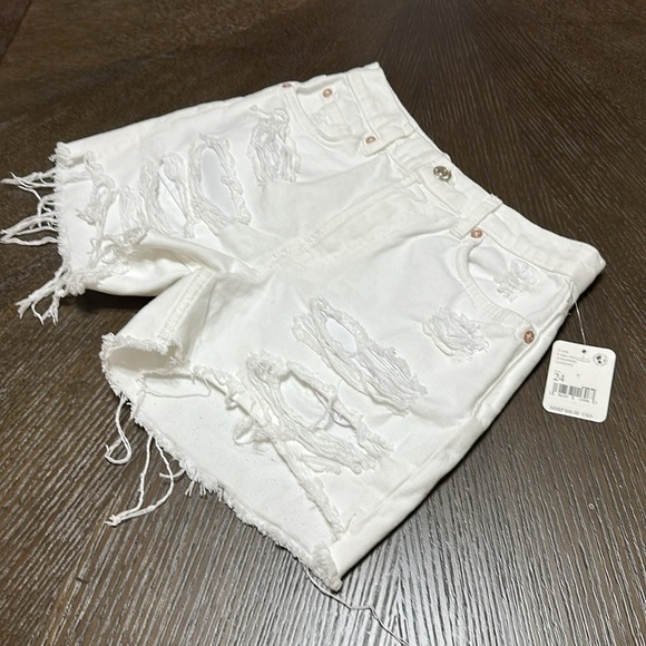Free People We The Free Optic White Distressed 4” Shorts,‎ Women’s Size 24 - Picture 9 of 14